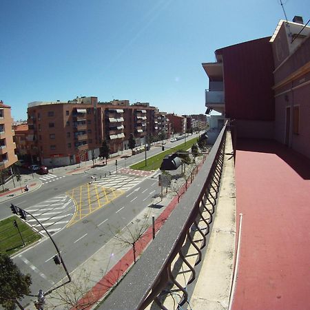 Hostal Restaurante Cornella Cornellà de Llobregat Extérieur photo