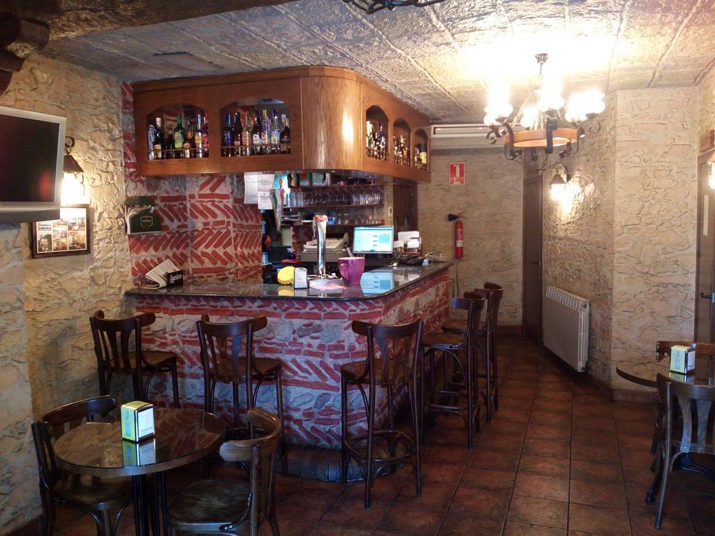 Hostal Restaurante Cornella Cornellà de Llobregat Extérieur photo